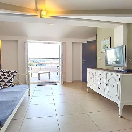 שיבניק Apartments Ella מראה חיצוני תמונה
