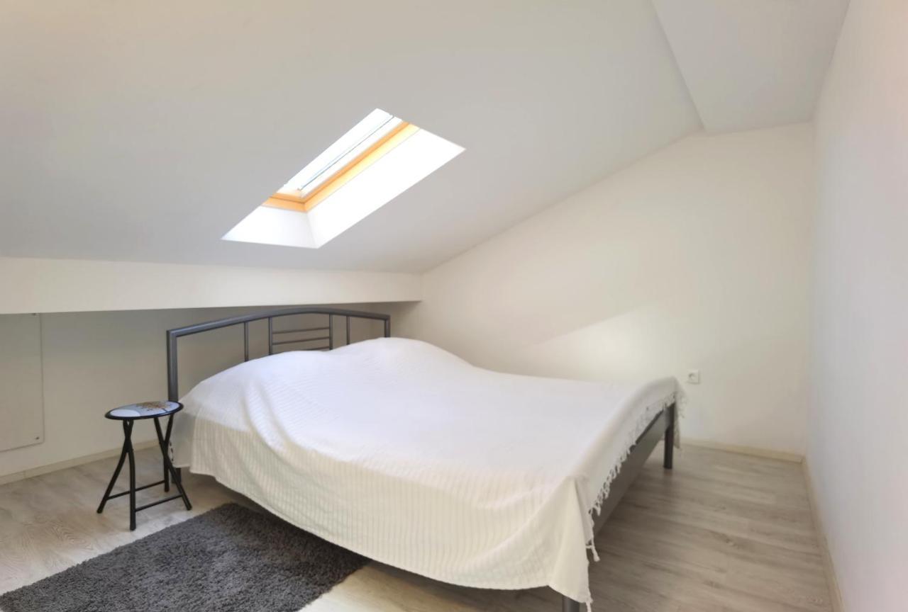 שיבניק Apartments Ella מראה חיצוני תמונה
