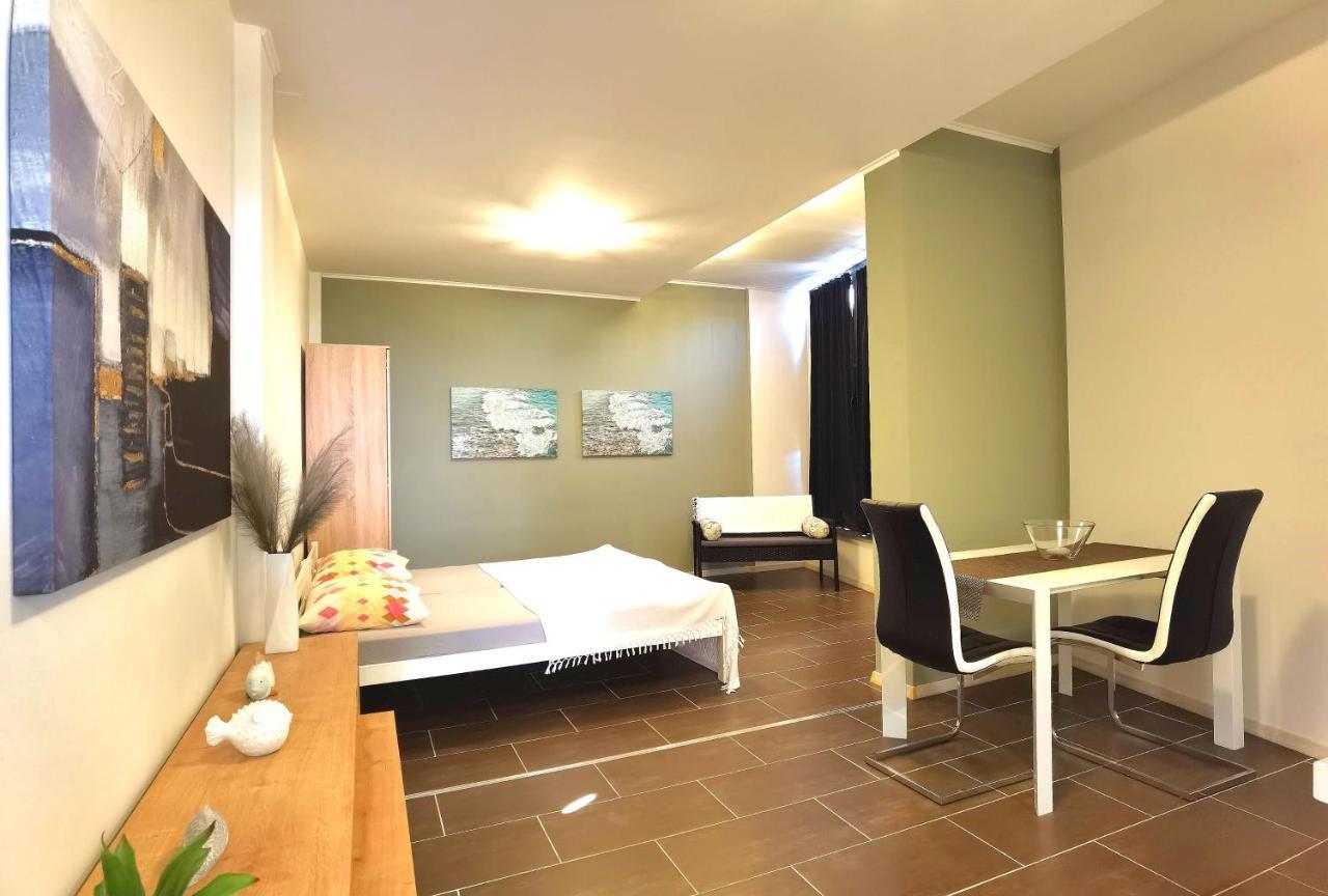 שיבניק Apartments Ella מראה חיצוני תמונה