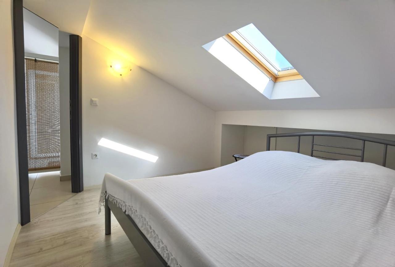 שיבניק Apartments Ella מראה חיצוני תמונה
