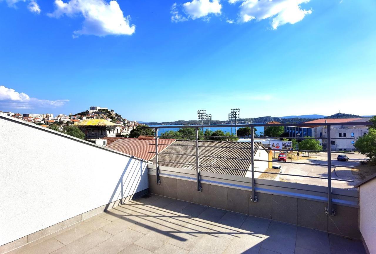שיבניק Apartments Ella מראה חיצוני תמונה