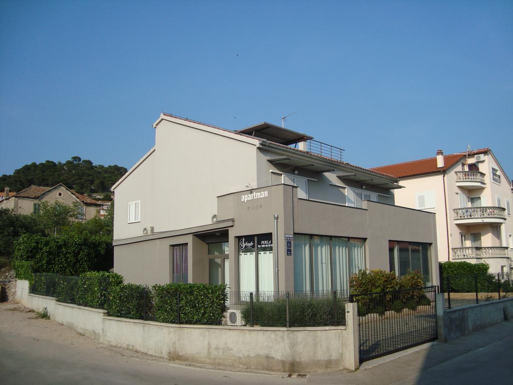 שיבניק Apartments Ella מראה חיצוני תמונה